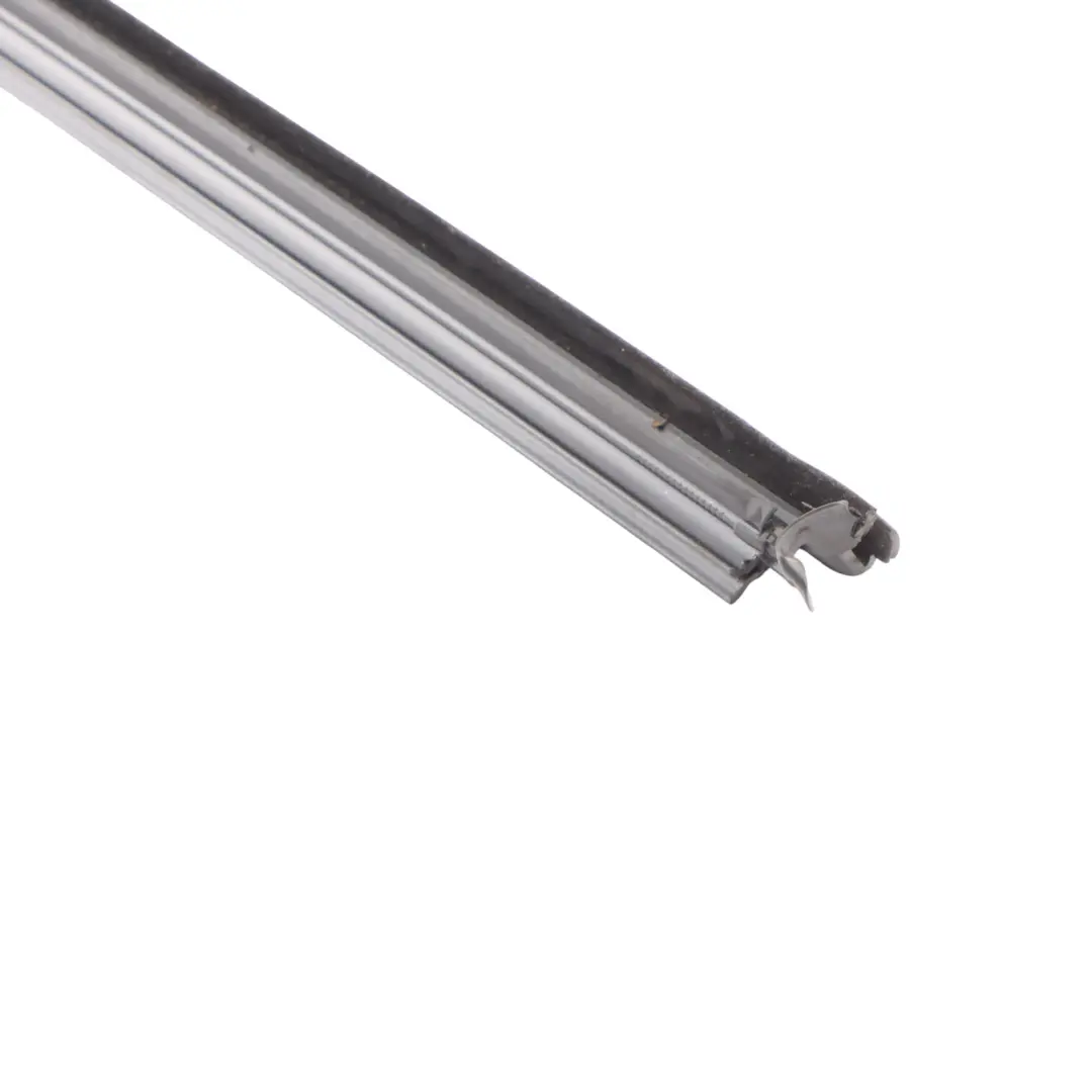 Guarnizione Finestra Posteriore Sinistra Striscia per Mercedes W177 con numero di parte A1777353301 Mercedes W177 Guarnizione Finestra Posteriore Sinistra Striscia - SKU A1777353301 - Numero di parte A1777353301