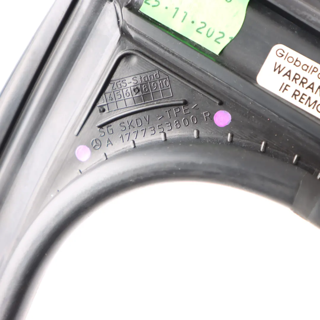 Uszczelka Ramka Listwa Drzwi Prawy Tył do Mercedes W177 o numerze A1777353800 Mercedes W177 Uszczelka Ramka Listwa Drzwi Prawy Tył - SKU A1777353800 - Numer Części A1777353800