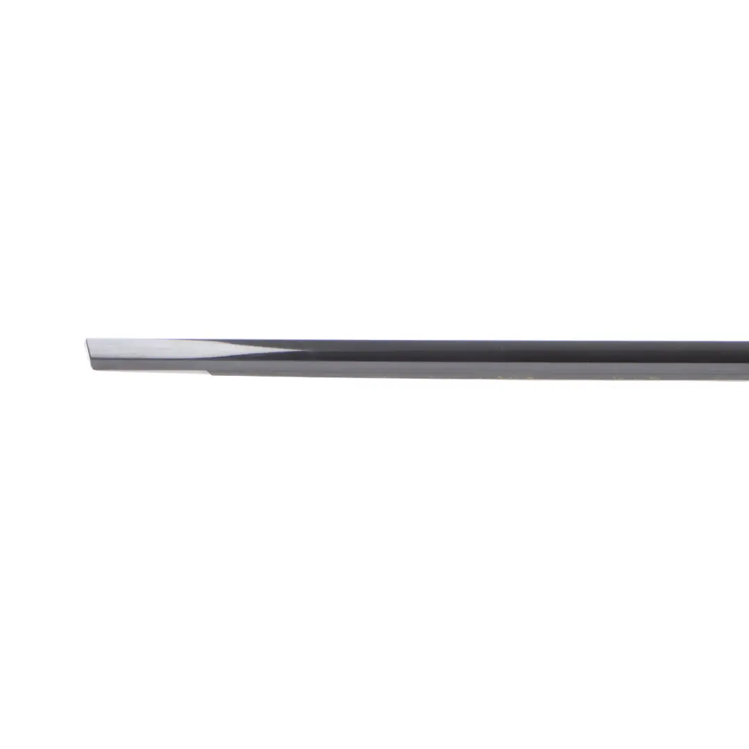 Guarnizione Porta Finestra Guida Destra Striscia Trim per Mercedes W177 con numero di parte A1777354200 Mercedes W177 Guarnizione Porta Finestra Guida Destra Striscia Trim - SKU A1777354200 - Numero di parte A1777354200
