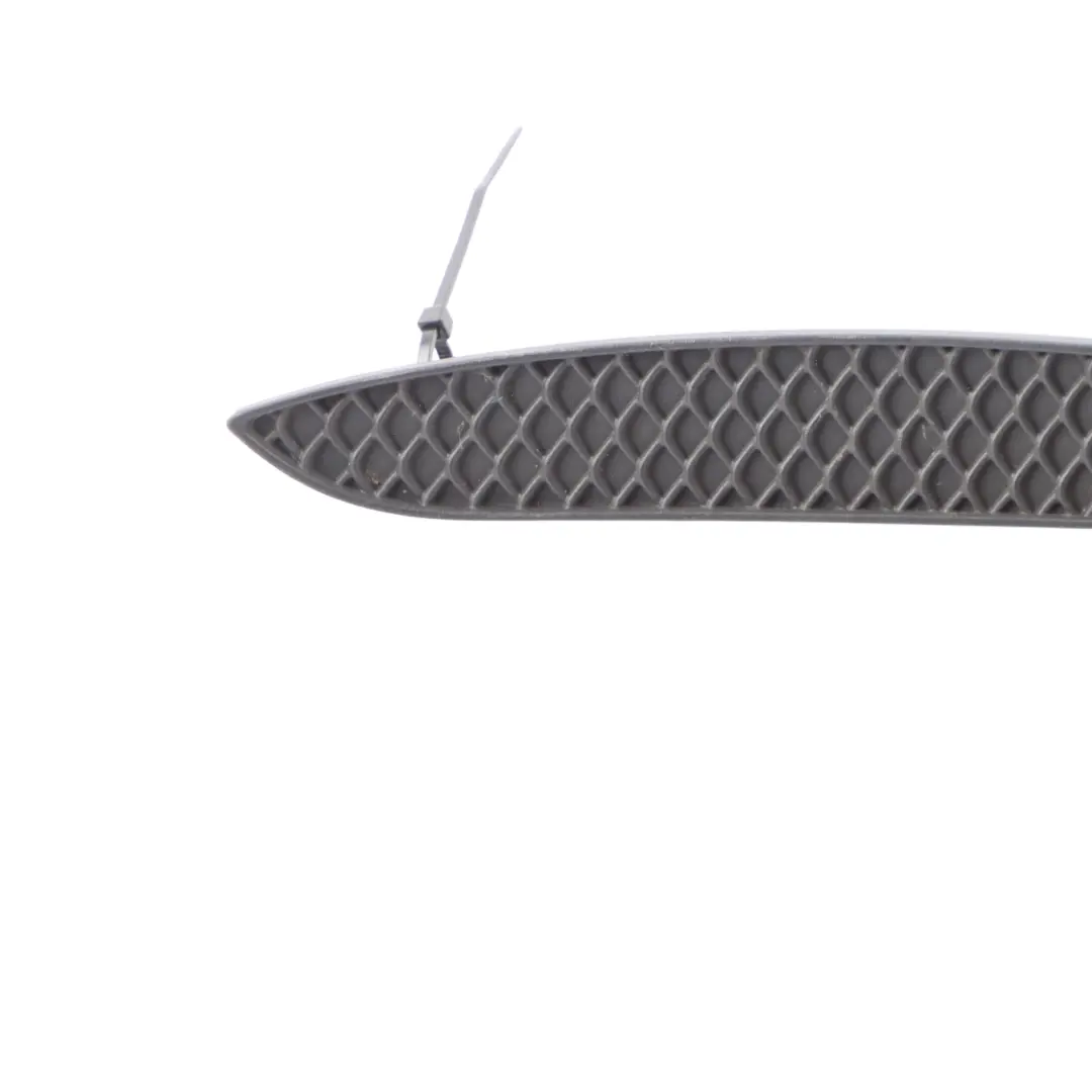 Parachoques Trasero Rejilla Cubierta Derecha para Mercedes W177 AMG con número de pieza A1778852801 Mercedes W177 AMG Parachoques Trasero Rejilla Cubierta Derecha - SKU A1778852801 - Número de pieza A1778852801