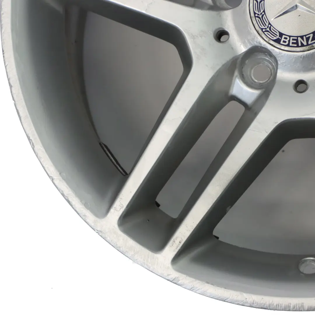 Silberne Leicht Metall Felge 17" ET:47 7,5J für Mercedes W204 AMG mit Teilenummer A2044019602 Mercedes W204 AMG Silberne Leicht Metall Felge 17" ET:47 7,5J - SKU A2044019602-2 - Teilenummer A2044019602