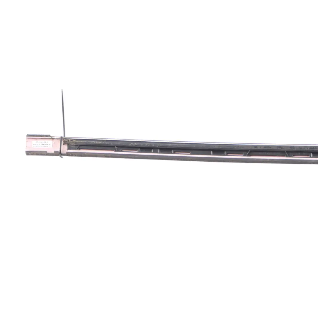 Mercedes W204 Moldura Vertical Pilar Parabrisas Delantero Izquierda - SKU A2046907362 - Número de pieza A2046907362