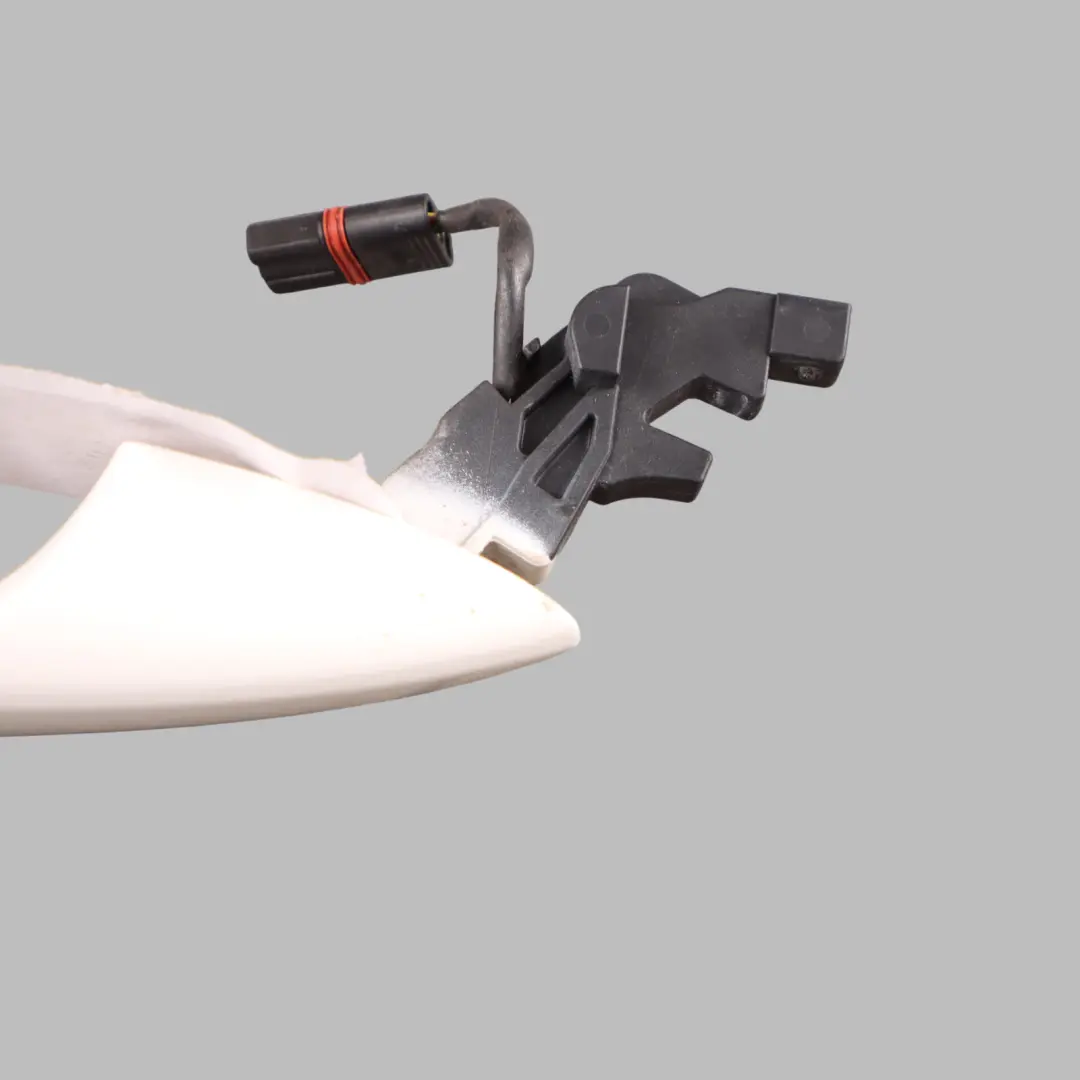 Tirador De Delantero Trasero Izquierdo Calcita Blanco - 650 para Mercedes W176 W204 con número de pieza A2047601370 Mercedes W176 W204 Tirador De Delantero Trasero Izquierdo Calcita Blanco - 650 - SKU A2047601370-DWM - Número de pieza A2047601370