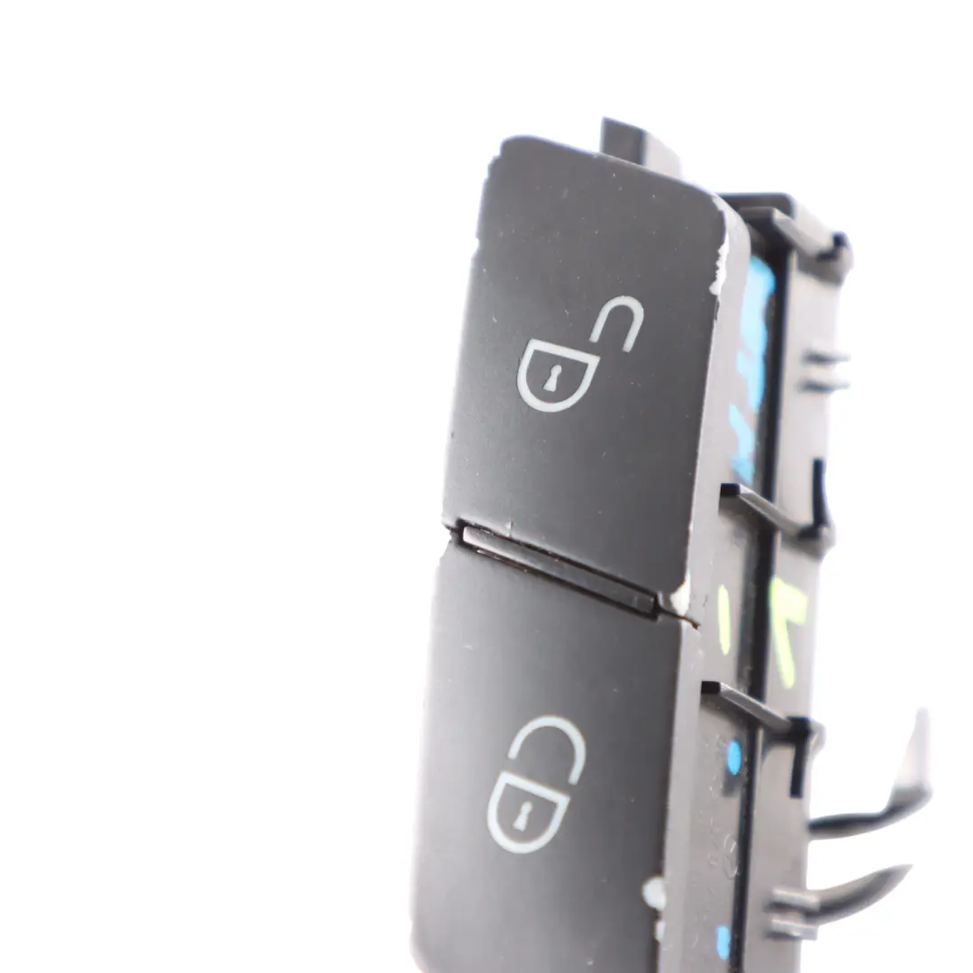 Pulsante bloccaggio porta anteriore sinistra per Mercedes W204 con numero di parte A2048706310 Mercedes W204 Pulsante bloccaggio porta anteriore sinistra - SKU A2048706310-1 - Numero di parte A2048706310