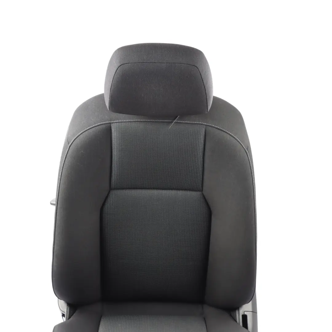 Vordersitz Limousine Touring Stoff Aberdeen Schwarz Links für Mercedes W204 mit Teilenummer A2049100347 Mercedes W204 Vordersitz Limousine Touring Stoff Aberdeen Schwarz Links - SKU A2049100347 - Teilenummer A2049100347