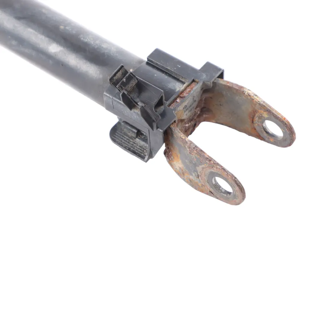 Essieu avant suspension amortisseur jambe force gauche pour Mercedes W205 à propos du numéro de pièce A2053202330 Mercedes W205 Essieu avant suspension amortisseur jambe force gauche - SKU A2053202330 - Numéro de pièce A2053202330