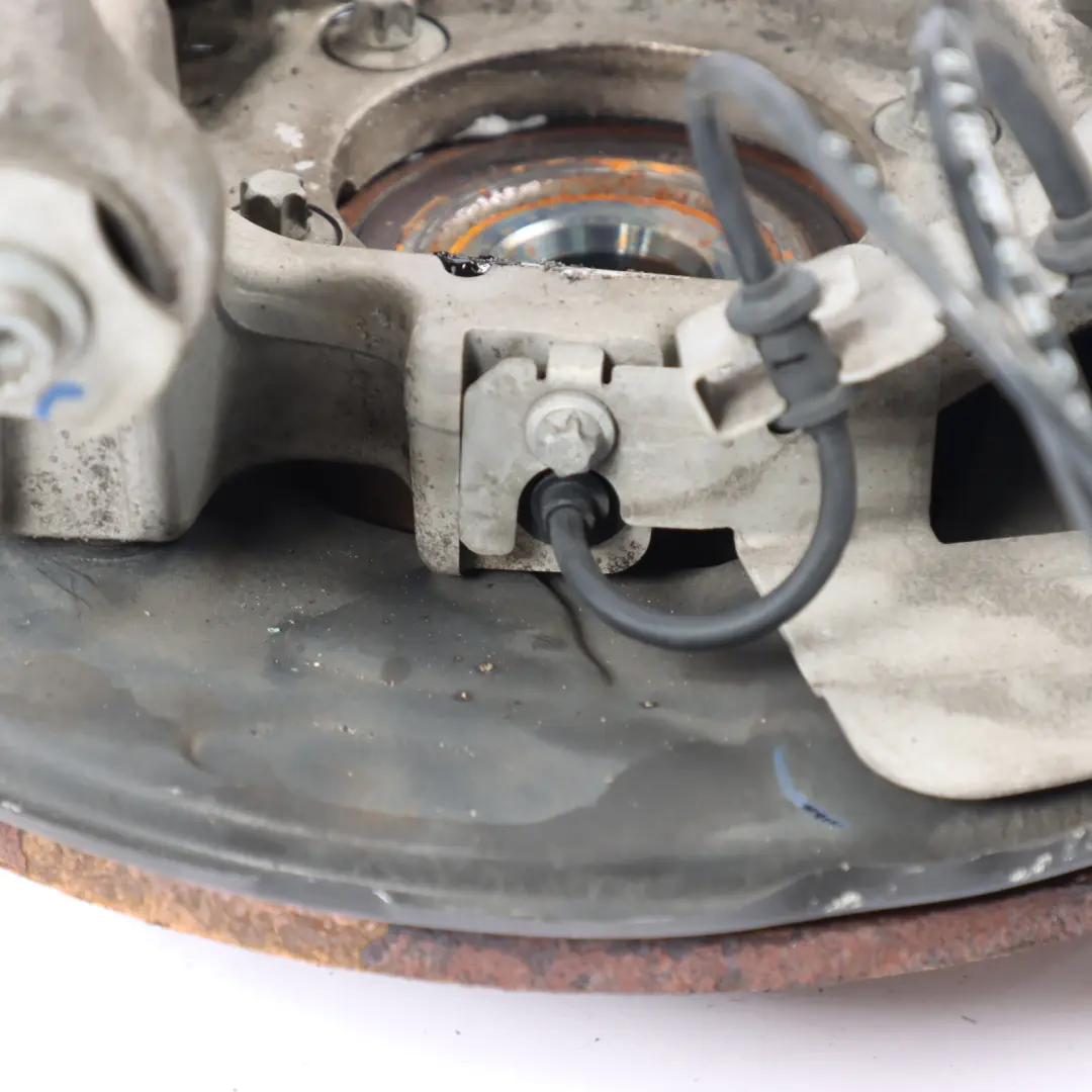 Mercedes W205 C 200D Trasera Izquierda Suspensión Pierna Freno Disco Rueda - SKU A2053500141-7 - Número de pieza A2053500141