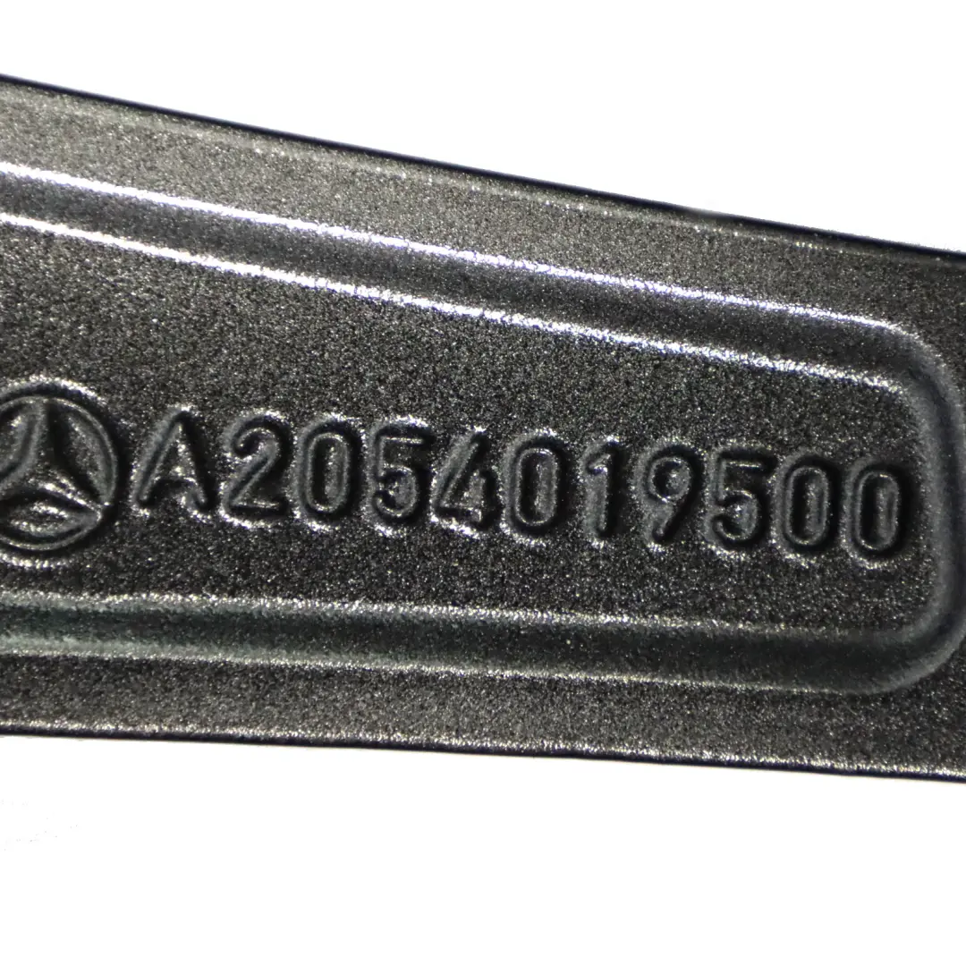 Leicht metall felge AMG 18" ET:44 7,5J 5 Doppelspeiche für Mercedes W205 mit Teilenummer A2054019500 Mercedes W205 Leicht metall felge AMG 18" ET:44 7,5J 5 Doppelspeiche - SKU A2054019500-2 - Teilenummer A2054019500