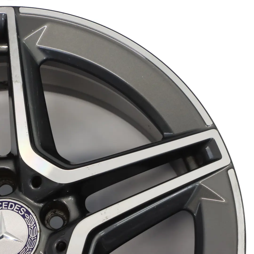 Jante Alu AMG 18" ET:44 7,5J 5 Double rayon pour Mercedes W205 à propos du numéro de pièce A2054019500 Mercedes W205 Jante Alu AMG 18" ET:44 7,5J 5 Double rayon - SKU A2054019500-2 - Numéro de pièce A2054019500