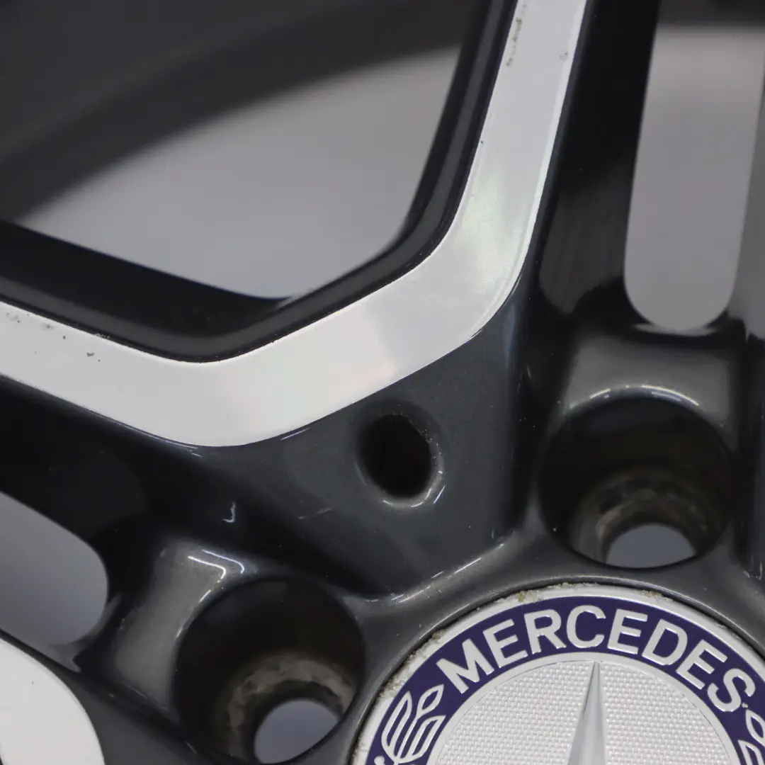 Cerchio in lega AMG 18" ET:44 7,5J 5 Doppie razze per Mercedes W205 con numero di parte A2054019500 Mercedes W205 Cerchio in lega AMG 18" ET:44 7,5J 5 Doppie razze - SKU A2054019500-2 - Numero di parte A2054019500