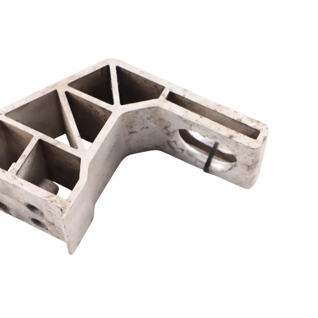 Radiatore Di Raffreddamento Anteriore Destro Staffa Di Supporto per Mercedes W205 con numero di parte A2055014020 Mercedes W205 Radiatore Di Raffreddamento Anteriore Destro Staffa Di Supporto - SKU A2055014020 - Numero di parte A2055014020