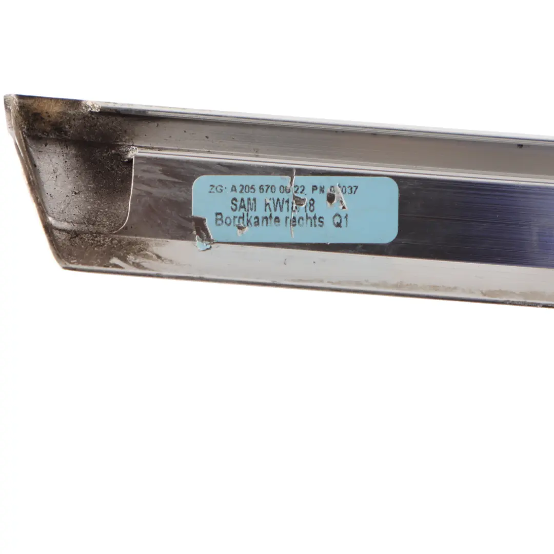 Fenster Leiste Fenster Verkleidung Hinten Rechts Chrom für Mercedes C205 mit Teilenummer A2056700622 Mercedes C205 Fenster Leiste Fenster Verkleidung Hinten Rechts Chrom - SKU A2056700622 - Teilenummer A2056700622