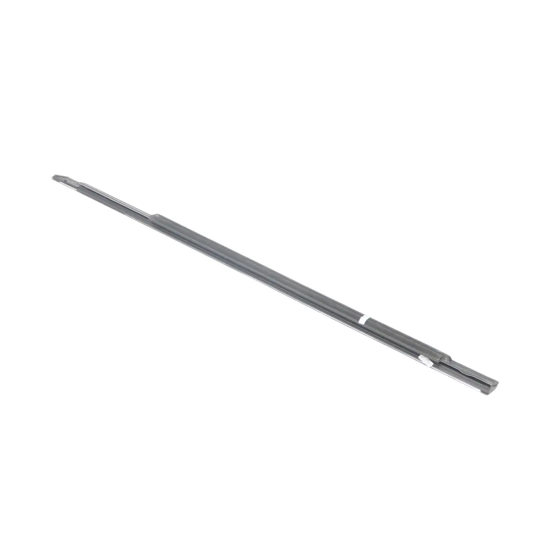 Mercedes W205 Joint d'étanchéité vitre avant droite Trim Strip Noir - SKU A2057204031-1 - Numéro de pièce A2057204031