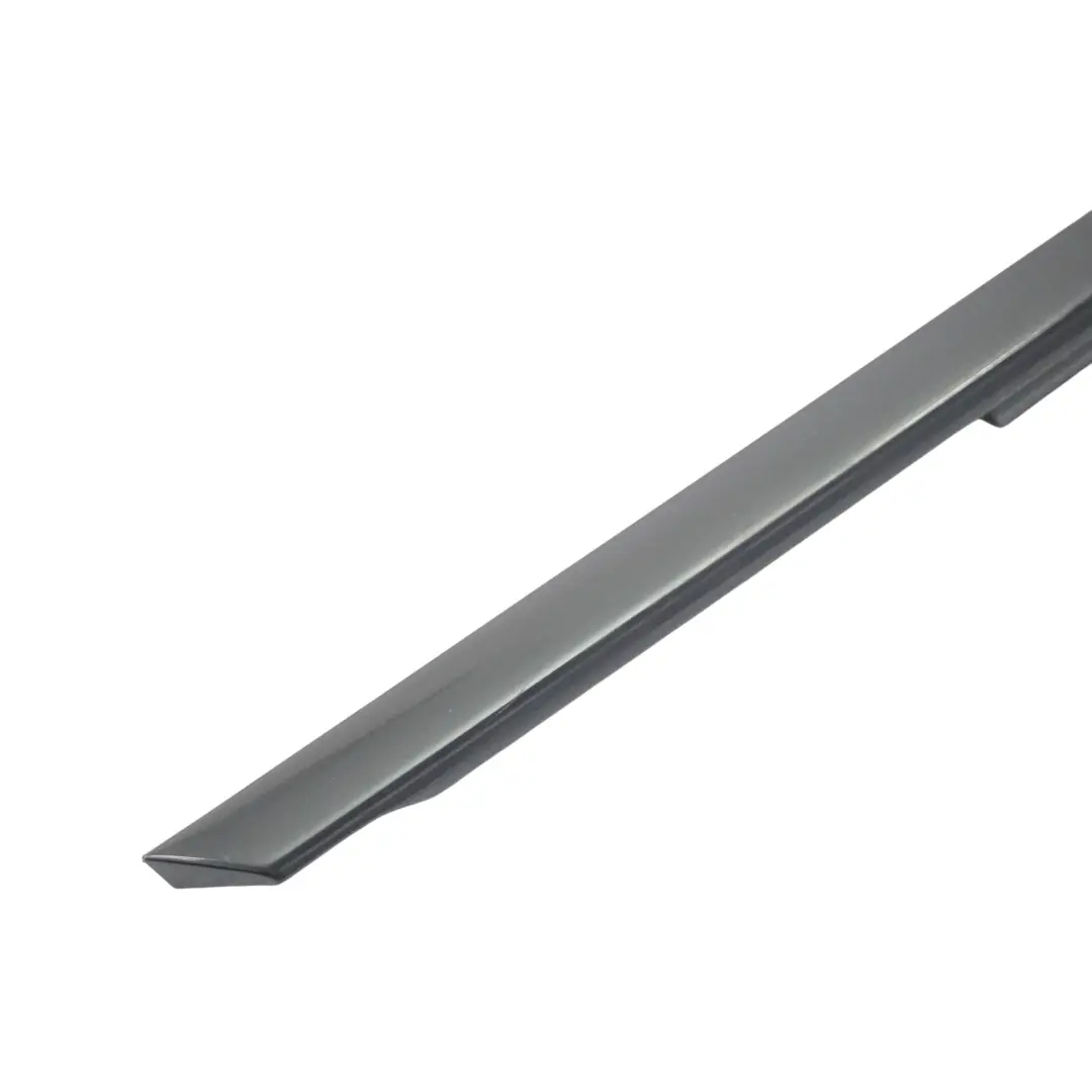 Mercedes W205 Joint d'étanchéité vitre avant droite Trim Strip Noir - SKU A2057204031-1 - Numéro de pièce A2057204031