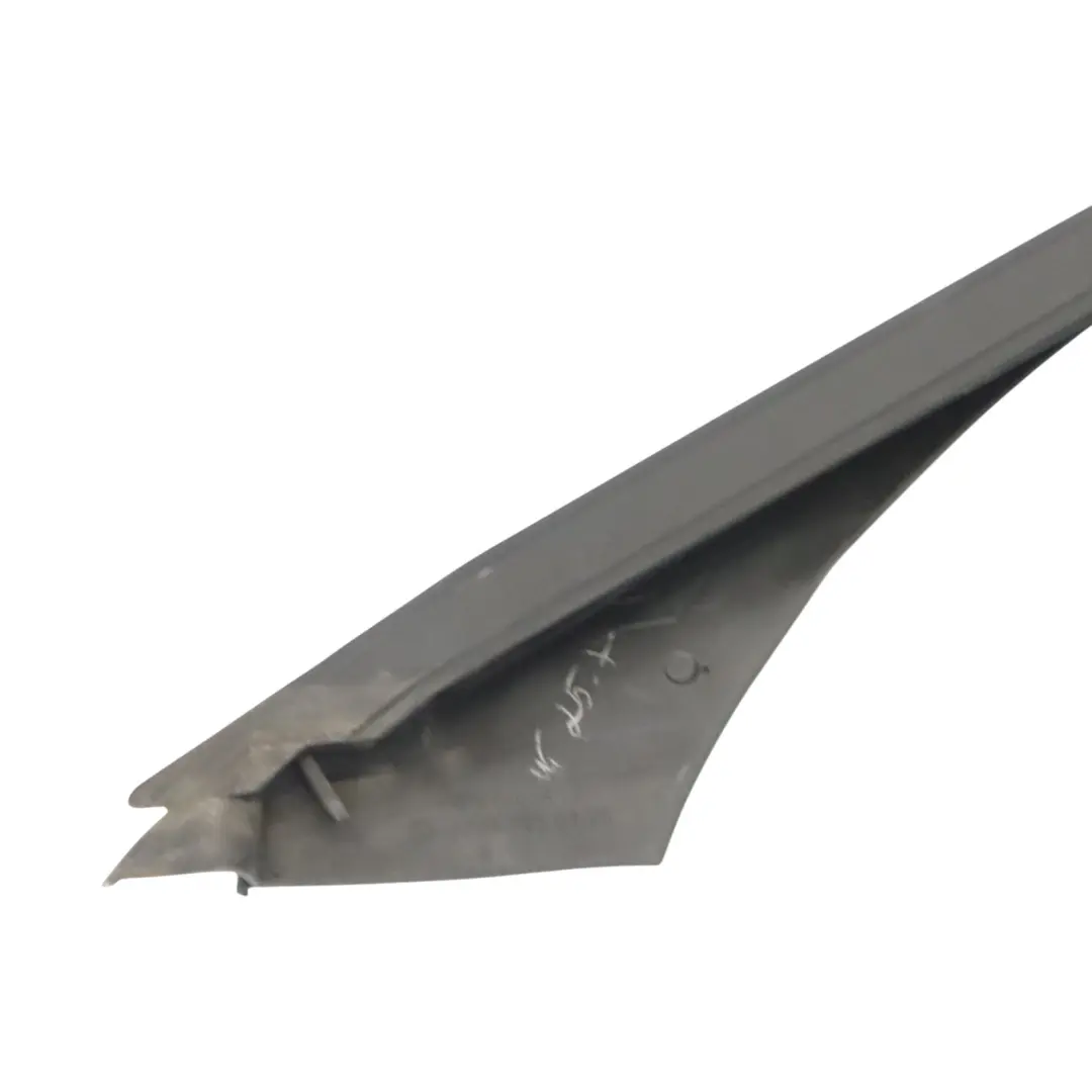 Guarnizione guida finestrino porta anteriore destra per Mercedes W205 con numero di parte A2057256700 Mercedes W205 Guarnizione guida finestrino porta anteriore destra - SKU A2057256700 - Numero di parte A2057256700