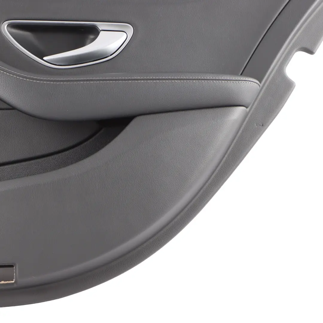 Mercedes W205 Scheda Porta Posteriore Destra Pannello Trim Nero - SKU A2057306205 - Numero di parte A2057306205