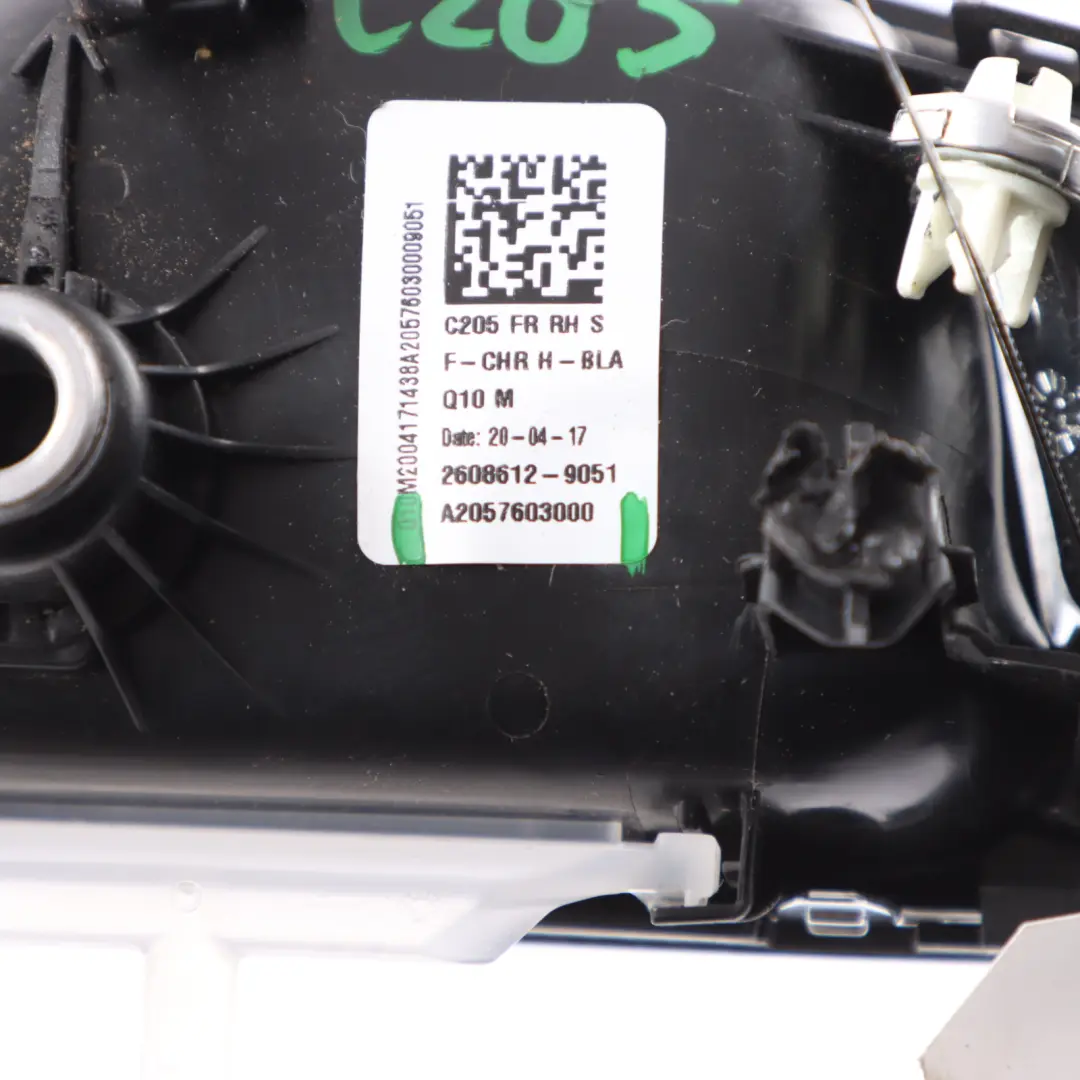 Porta Maniglia Interna Afferrare Anteriore Destra per Mercedes C205 con numero di parte A2057603000 Mercedes C205 Porta Maniglia Interna Afferrare Anteriore Destra - SKU A2057603000 - Numero di parte A2057603000