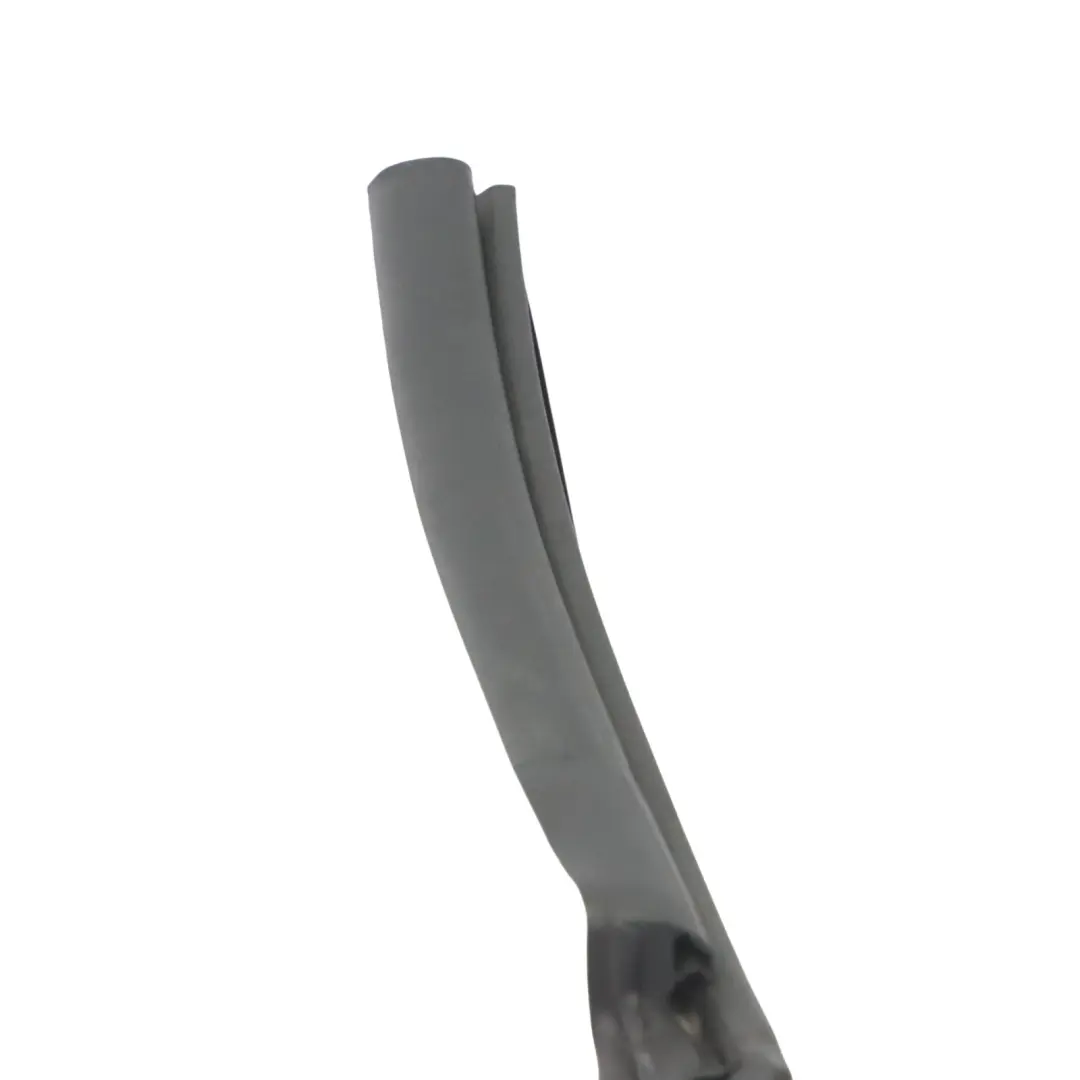 Guarnizione Tetto Posteriore Gomma per Mercedes A238 Cabrio con numero di parte A2057703000 Mercedes A238 Cabrio Guarnizione Tetto Posteriore Gomma - SKU A2057703000 - Numero di parte A2057703000