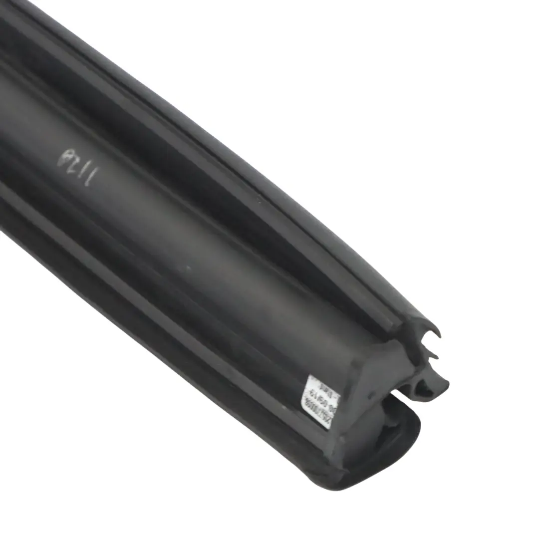 Techo Trasero Junta de Goma para Mercedes A238 Convertible con número de pieza A2057703000 Mercedes A238 Convertible Techo Trasero Junta de Goma - SKU A2057703000 - Número de pieza A2057703000