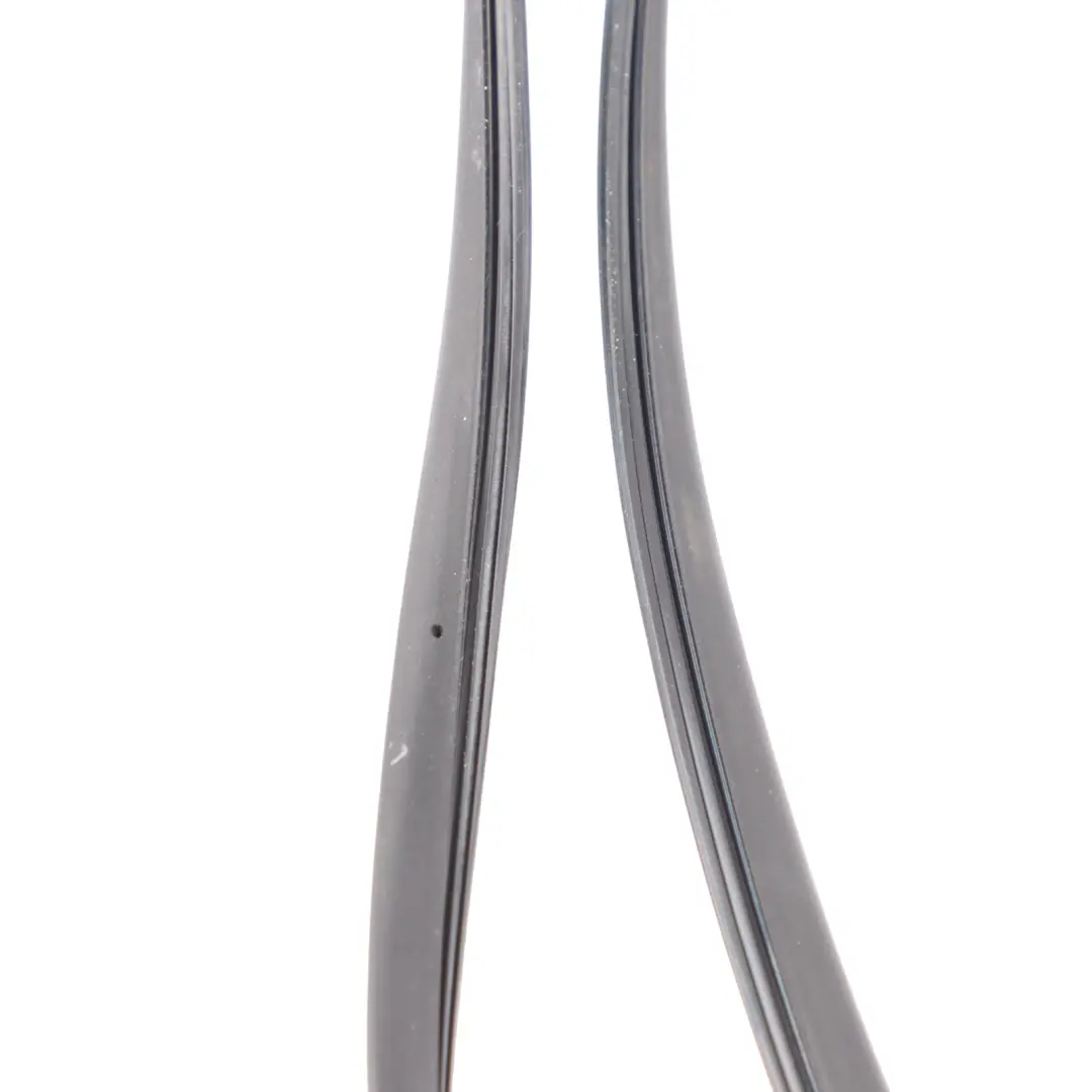 Panoramic Sunroof Seal Gasket Rubber to Mercedes W205 with Part number A2057820900 Mercedes W205 Panoramic Sunroof Seal Gasket Rubber - SKU A2057820900 - Part number A2057820900