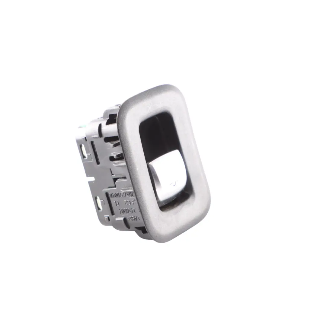 Mercedes W205 Couvercle de Coffre Hayon Panneau Bouton de Commande - SKU A2059051713 - Numéro de pièce A2059051713