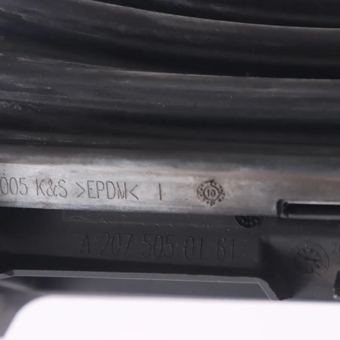 OM642 Conduit d'air Canal d'admission pour Mercedes C207 E350 CDI Diesel à propos du numéro de pièce A2075050161 Mercedes C207 E350 CDI Diesel OM642 Conduit d'air Canal d'admission - SKU A2075050161 - Numéro de pièce A2075050161