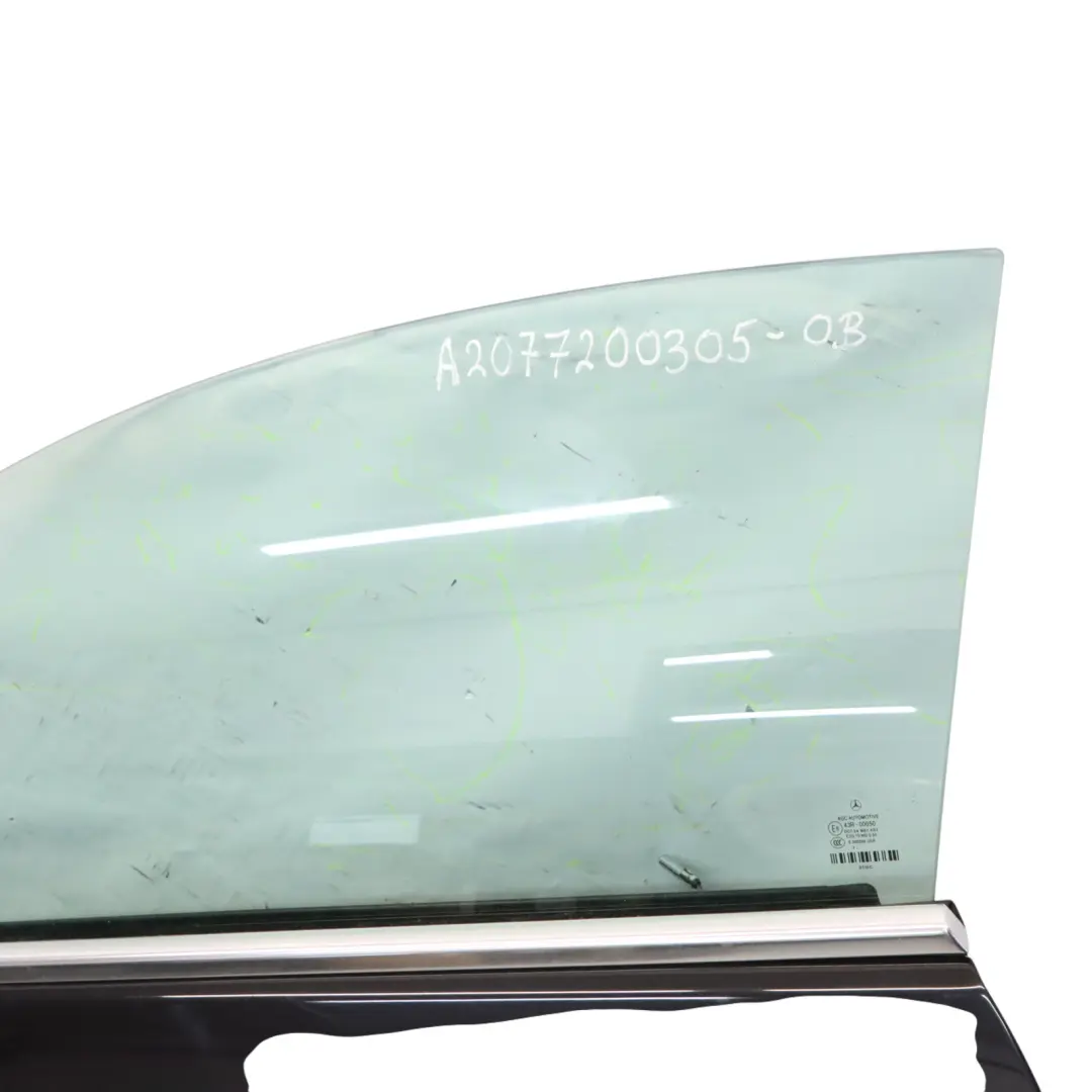 Porta anteriore sinistra Obsidian Black Metallic - 197 per Mercedes A207 Cabrio con numero di parte A2077200305 Mercedes A207 Cabrio Porta anteriore sinistra Obsidian Black Metallic - 197 - SKU A2077200305-OB - Numero di parte A2077200305