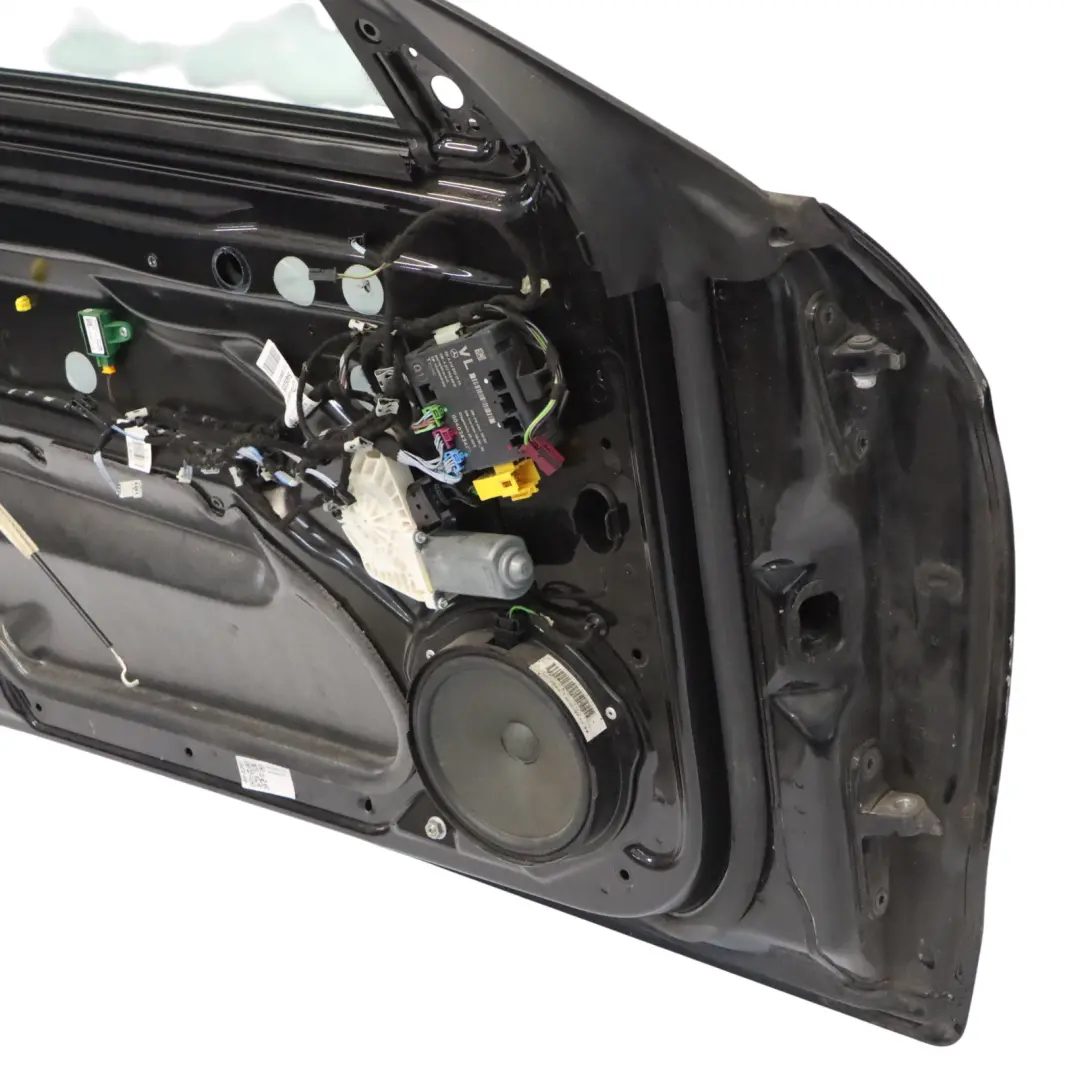 Tür vorne links Obsidianschwarz Metallic - 197 für Mercedes A207 Cabrio mit Teilenummer A2077200305 Mercedes A207 Cabrio Tür vorne links Obsidianschwarz Metallic - 197 - SKU A2077200305-OB - Teilenummer A2077200305
