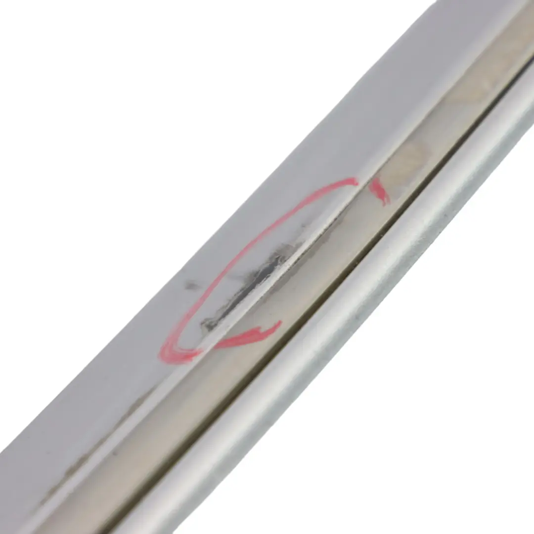 Modanatura Porta Sinistra Rivestimento Striscia Silver - 775 per Mercedes W211 con numero di parte A2116901962 Mercedes W211 Modanatura Porta Sinistra Rivestimento Striscia Silver - 775 - SKU A2116901962-IRS - Numero di parte A2116901962