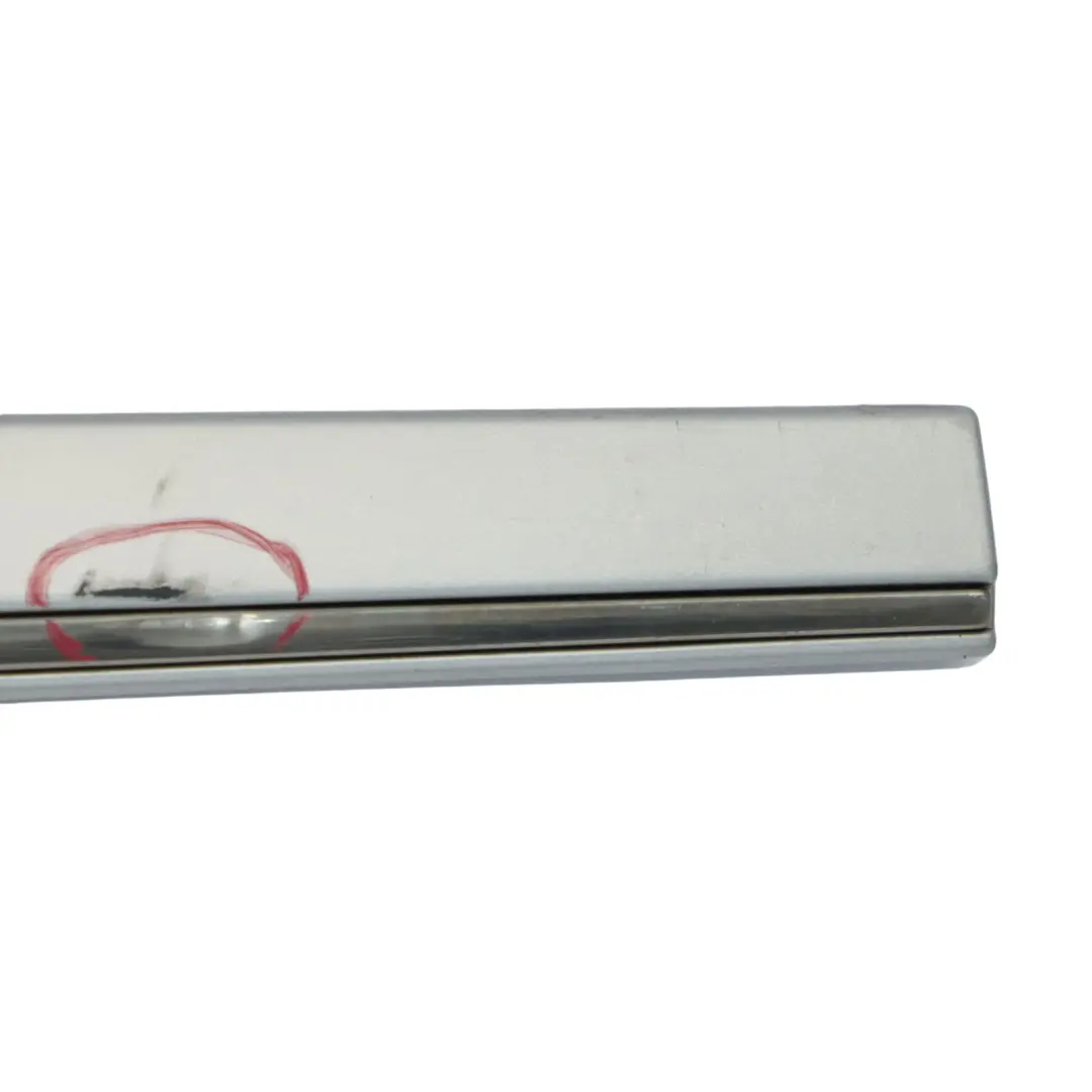 Modanatura Porta Sinistra Rivestimento Striscia Silver - 775 per Mercedes W211 con numero di parte A2116901962 Mercedes W211 Modanatura Porta Sinistra Rivestimento Striscia Silver - 775 - SKU A2116901962-IRS - Numero di parte A2116901962