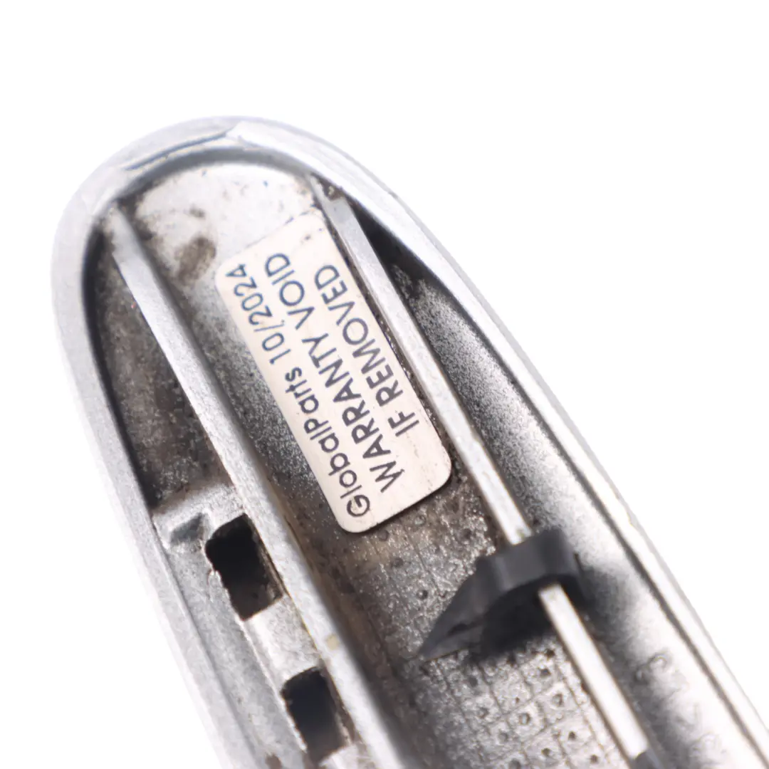 Modanatura alare Striscia anteriore sinistra Iridium Silver - 775 per Mercedes W211 con numero di parte A2116902762 Mercedes W211 Modanatura alare Striscia anteriore sinistra Iridium Silver - 775 - SKU A2116902762-IRS - Numero di parte A2116902762