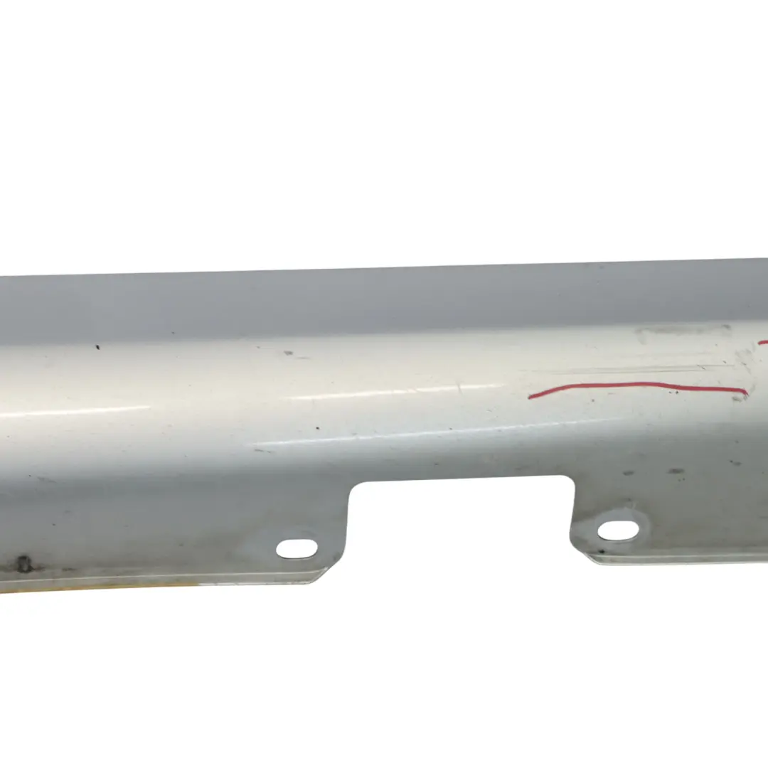 Gonna laterale davanzale rivestimento destro Iridium Silver 775 per Mercedes W211 con numero di parte A2116980454 Mercedes W211 Gonna laterale davanzale rivestimento destro Iridium Silver 775 - SKU A2116980454-IRS - Numero di parte A2116980454