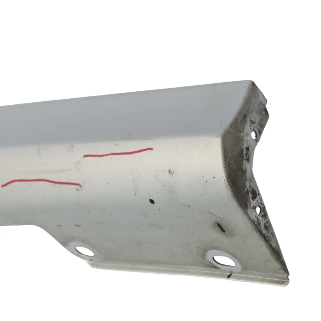 Latérale de porte couvre seuil droit Iridium Silver - 775 pour Mercedes W211 à propos du numéro de pièce A2116980454 Mercedes W211 Latérale de porte couvre seuil droit Iridium Silver - 775 - SKU A2116980454-IRS - Numéro de pièce A2116980454