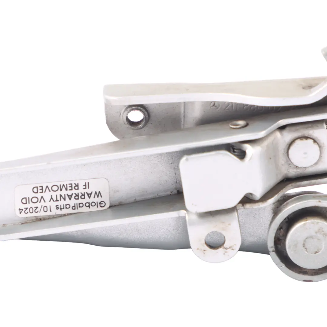 Motorhaubenscharnier Rechts Iridium Silber - 775 für Mercedes W211 W220 mit Teilenummer A2118800228 Mercedes W211 W220 Motorhaubenscharnier Rechts Iridium Silber - 775 - SKU A2118800228-IRS - Teilenummer A2118800228