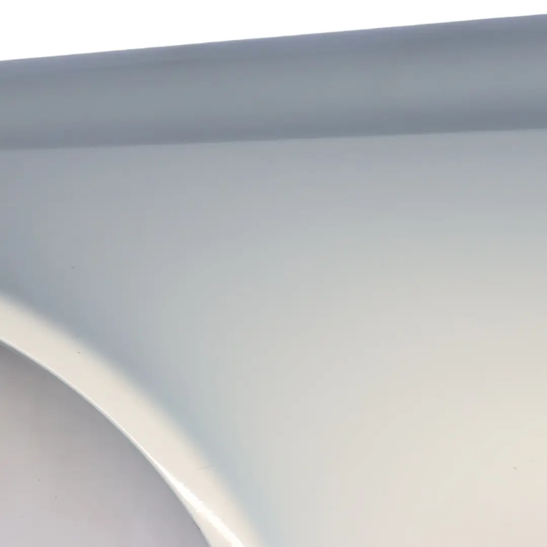 Delantero Izquierdo Lado Iridium Silver Metallic - 775 para Mercedes W211 con número de pieza A2118801318 Mercedes W211 Delantero Izquierdo Lado Iridium Silver Metallic - 775 - SKU A2118801318-IRS - Número de pieza A2118801318