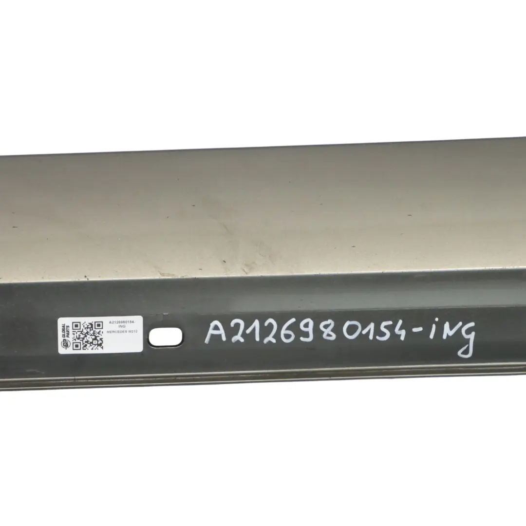 Mercedes W212 Faldón lateral izquierdo Panel de umbral Indium Grey - 963 - SKU A2126980154-ING - Número de pieza A2126980154