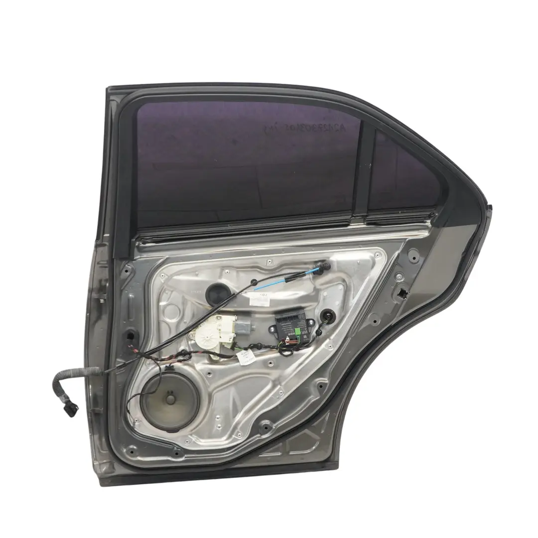 Tür hinten rechts Indium Grau Metallic - 963 für Mercedes W212 mit Teilenummer A2127303405 Mercedes W212 Tür hinten rechts Indium Grau Metallic - 963 - SKU A2127303405-ING - Teilenummer A2127303405