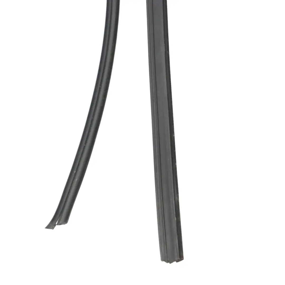 Mercedes W212 Porta finestra guida guarnizione posteriore destra - SKU A2127351825 - Numero di parte A2127351825