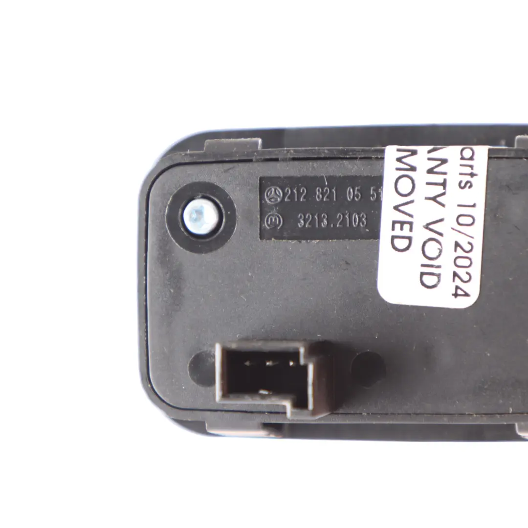  Botón apertura portón trasero Mercedes W205 W212 GLC Interruptor - SKU A2128210551 - Número de pieza A2128210551
