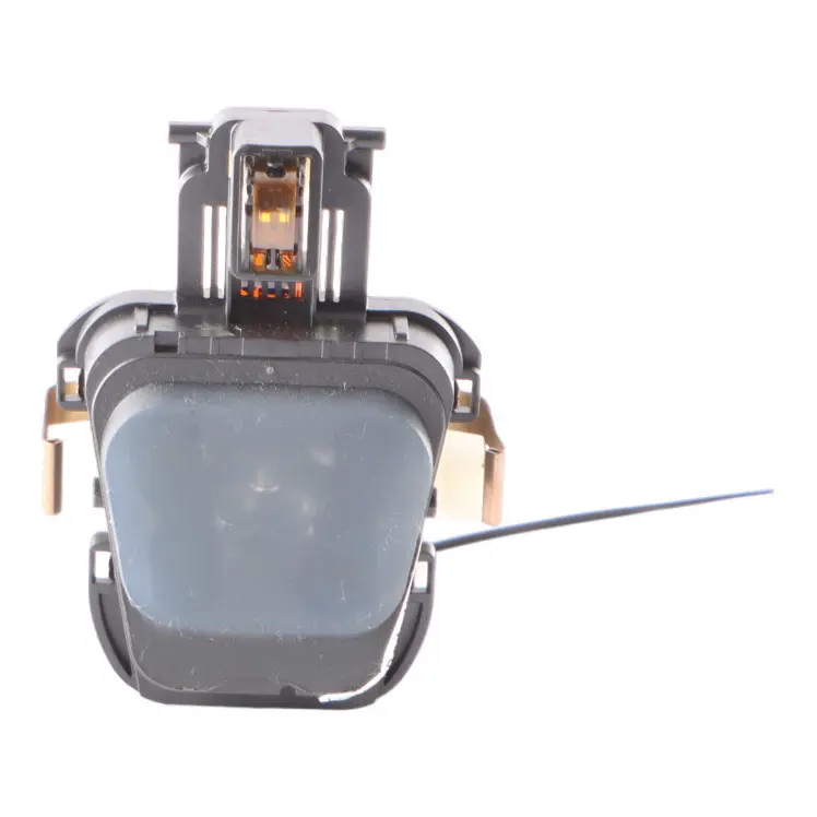 Capteur de pluie pour pare brise avant pour Mercedes W205 à propos du numéro de pièce A2139002724 Mercedes W205 Capteur de pluie pour pare brise avant - SKU A2139002724 - Numéro de pièce A2139002724