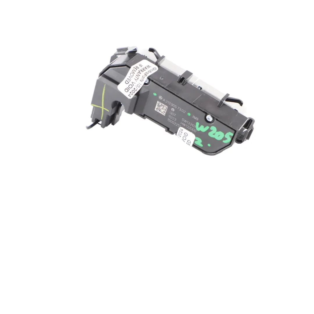Przełącznik Ogrzewania Fotela Lewy Przód do Mercedes W205 GLC C253 o numerze A2139057302 Mercedes W205 GLC C253 Przełącznik Ogrzewania Fotela Lewy Przód - SKU A2139057302 - Numer Części A2139057302