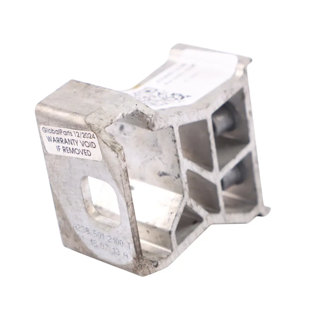 Support de fixation gauche du module radiateur pour Mercedes A238 à propos du numéro de pièce A2385012100 Mercedes A238 Support de fixation gauche du module radiateur - SKU A2385012100 - Numéro de pièce A2385012100