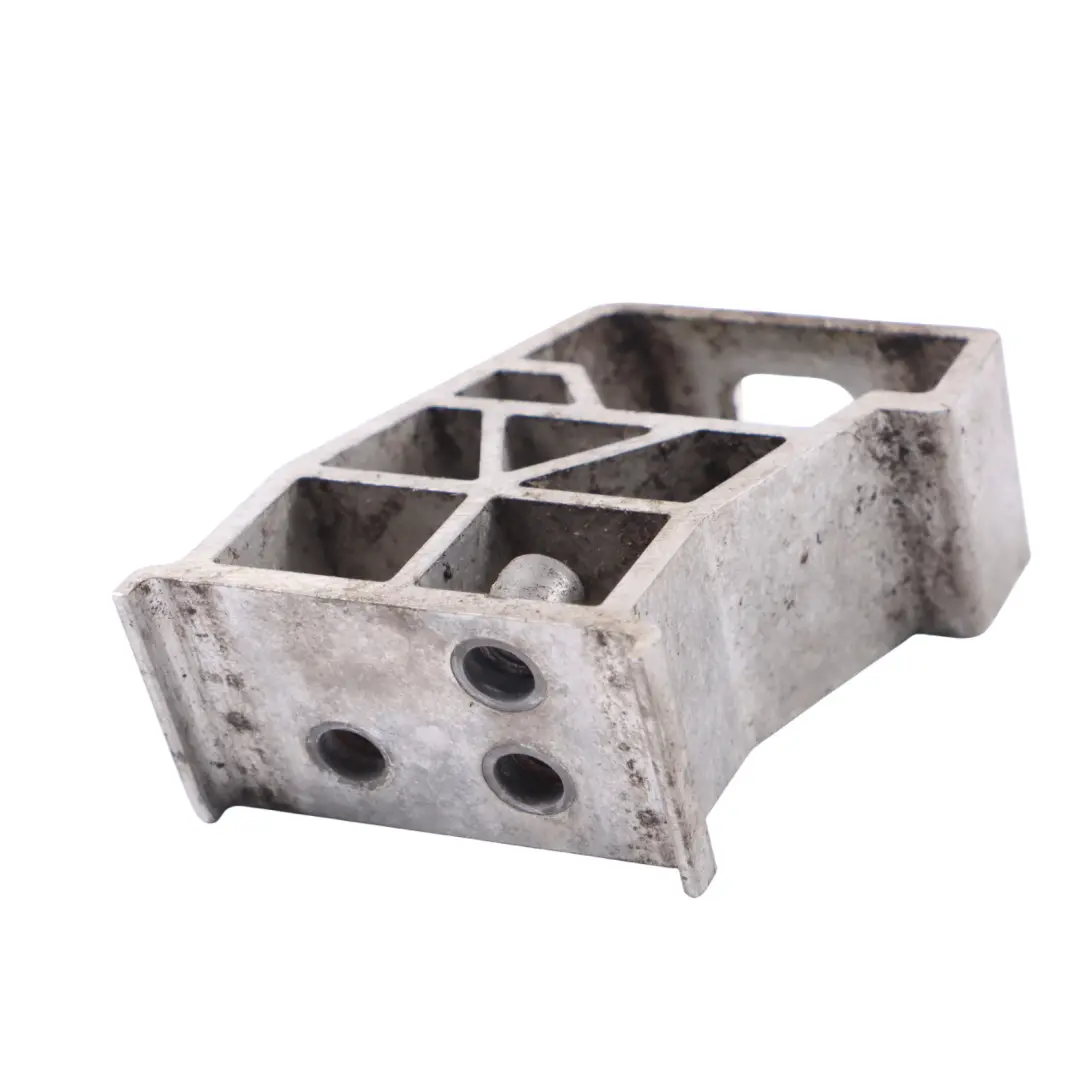 Support de module de radiateur Support fixation droit pour Mercedes A238 à propos du numéro de pièce A2385018700 Mercedes A238 Support de module de radiateur Support fixation droit - SKU A2385018700 - Numéro de pièce A2385018700