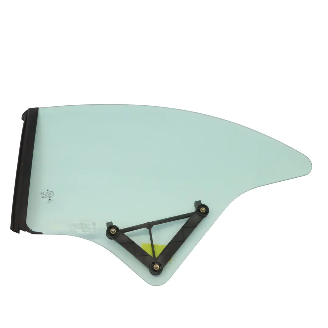 Quarto Vetro AS2 Posteriore Sinistro per Mercedes A238 Cabrio con numero di parte A2386704700 Mercedes A238 Cabrio Quarto Vetro AS2 Posteriore Sinistro - SKU A2386704700 - Numero di parte A2386704700
