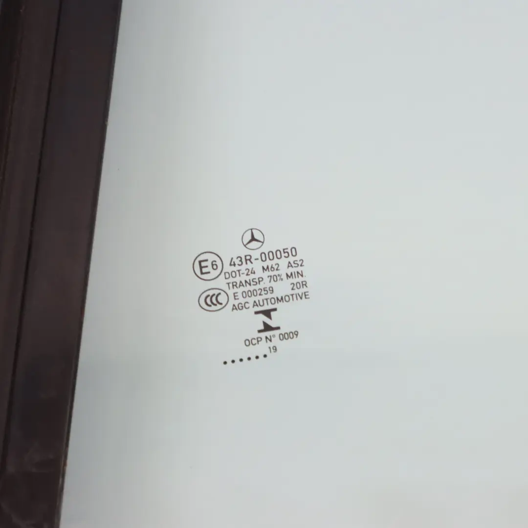 Szyba Trójkąt Lewy Tył AS2 do Mercedes A238 Cabrio o numerze A2386704700 Mercedes A238 Cabrio Szyba Trójkąt Lewy Tył AS2 - SKU A2386704700 - Numer Części A2386704700