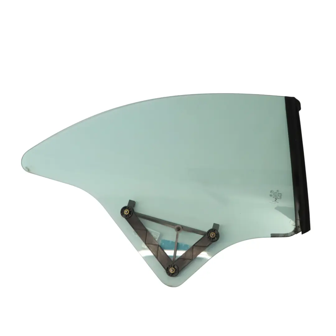 quarto vetro AS2 posteriore destro per Mercedes A238 Cabrio con numero di parte A2386704800 Mercedes A238 Cabrio quarto vetro AS2 posteriore destro - SKU A2386704800 - Numero di parte A2386704800