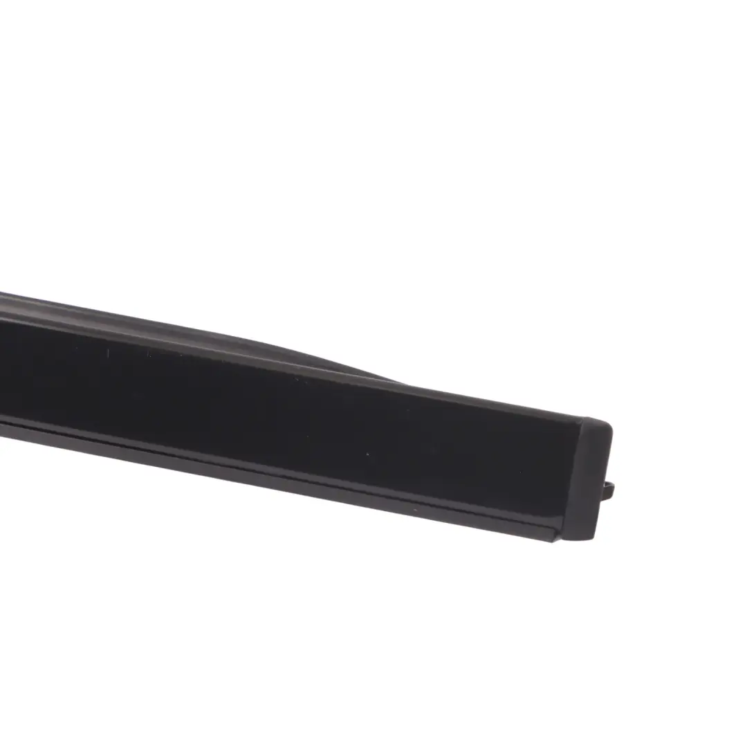 Mercedes A238 Déflecteur d'eau avant Bande de seuil gauche - SKU A2386905700 - Numéro de pièce A2386905700