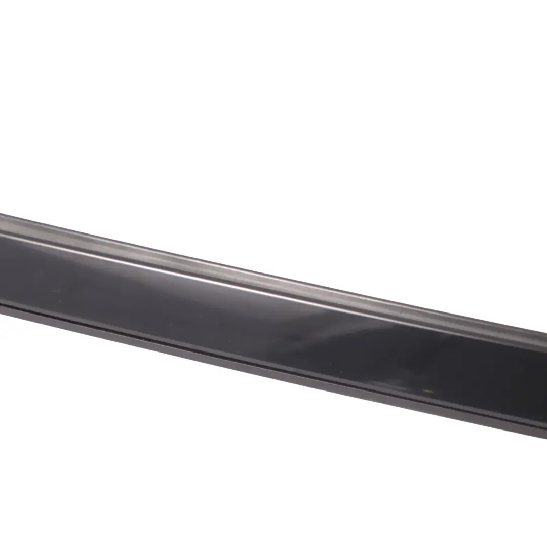 Mercedes A238 Déflecteur d'eau avant Bande de seuil gauche - SKU A2386905700 - Numéro de pièce A2386905700
