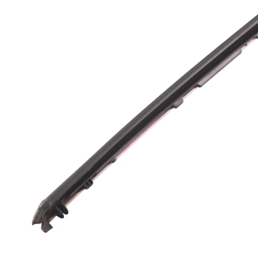 Mercedes A238 Déflecteur d'eau avant Bande de seuil gauche - SKU A2386905700 - Numéro de pièce A2386905700