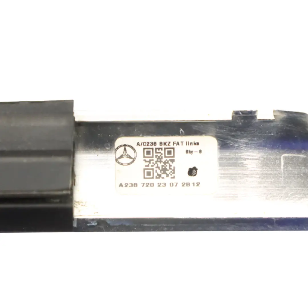 Striscia tenuta della Modanatura sinistra per Mercedes A238 Cabrio con numero di parte A2387202307 Mercedes A238 Cabrio Striscia tenuta della Modanatura sinistra - SKU A2387202307 - Numero di parte A2387202307